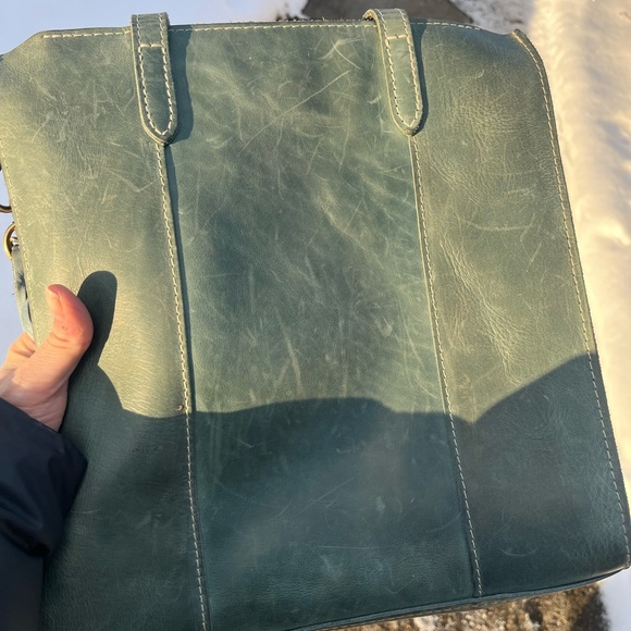 PORTLAND LEATHER CO | Large Lola Zipper Crossbody Tote - Aqua - Picture 8 of 9